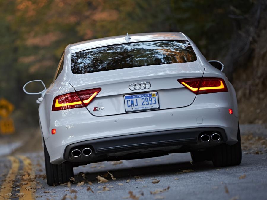 Audi S7 Sportback 2012 года  (NA) (фото 14 из 16)